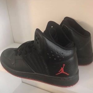 Youth Jordan’s EUC! Size 6.5